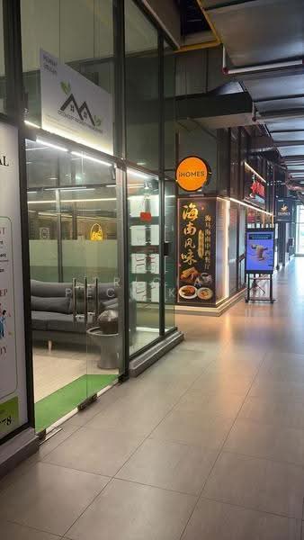 Kedai untuk Disewa di Subang Jaya (Selangor) - Tricia Peck Kwan Lim - Entrance - PropertyGuru.com.my