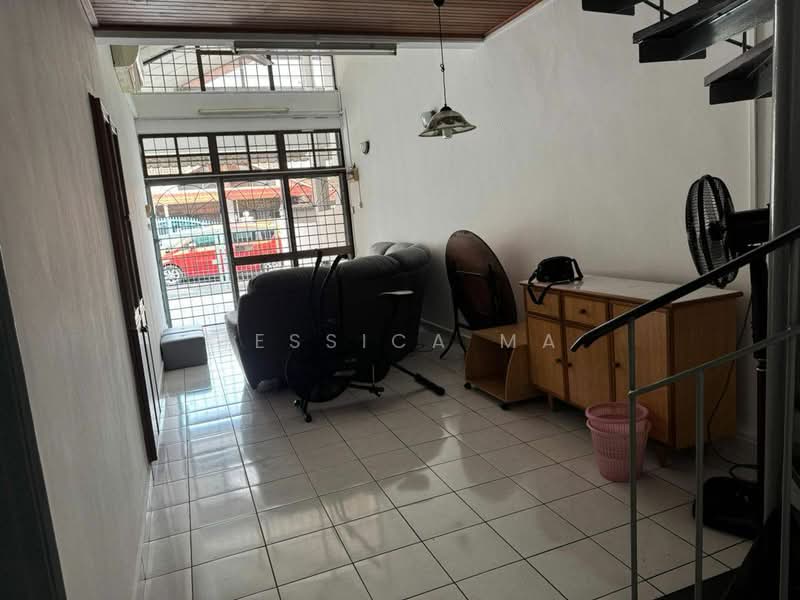 1.5-storey Terraced House for Rent in Taman Molek (Johor Bahru) - Jessica Ma - PropertyGuru.com.my