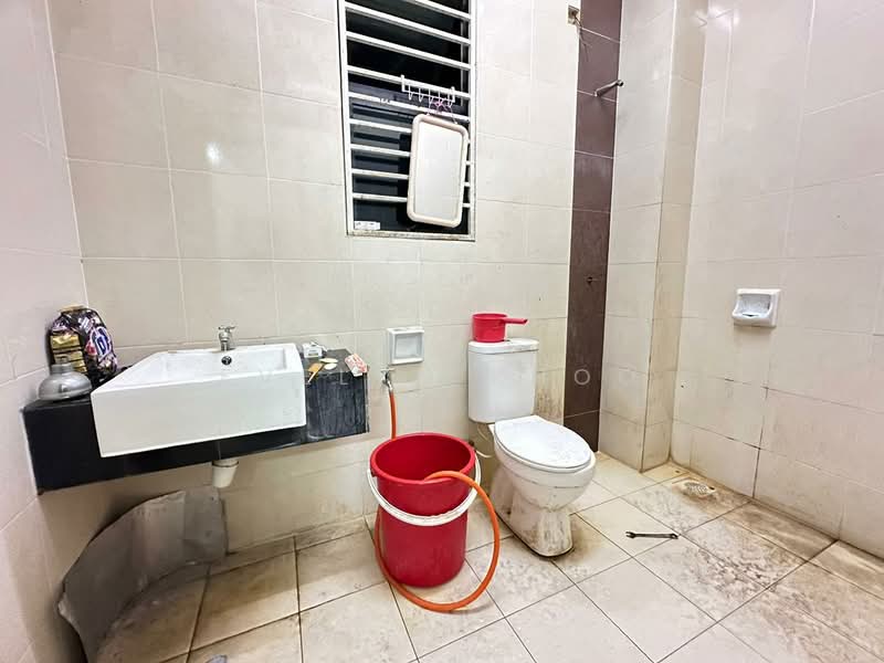 2-storey Terraced House for Sale in Saujana Rawang (Rawang) - Evelyn Khoo - Bathroom - PropertyGuru.com.my