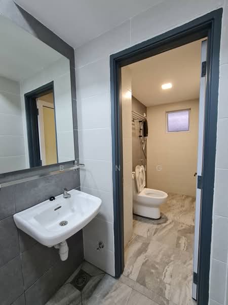 Kondominium untuk Dijual di Menara Alpha - Bryan Ng - Bathroom - PropertyGuru.com.my