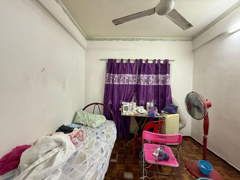 Kondominium untuk Dijual di Menara Alpha - Bryan Ng - Bedroom - PropertyGuru.com.my