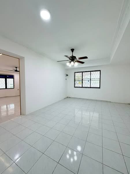 Rumah Teres 2 Tingkat untuk Dijual di Taman Johor Jaya (Johor Bahru) - Sharon Ng - Living Room - PropertyGuru.com.my