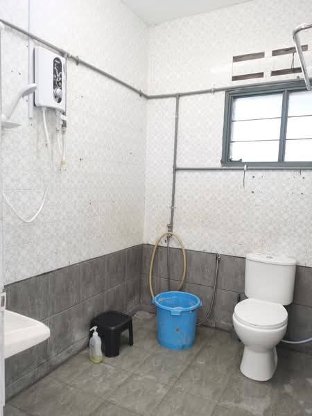 Rumah Teres 2 Tingkat untuk Disewa di Taman Permata (Ulu Kelang) - Ming Feng - Bathroom - PropertyGuru.com.my