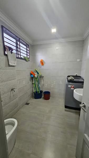Rumah Teres 2 Tingkat untuk Dijual di Seksyen 4 (Shah Alam) - Isfarizal fazz - Bathroom - PropertyGuru.com.my