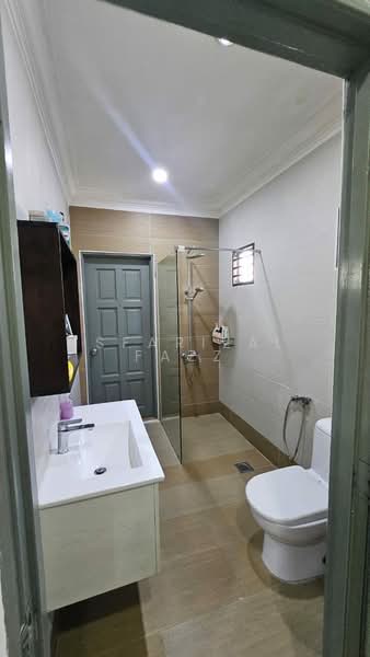 Rumah Teres 2 Tingkat untuk Dijual di Seksyen 4 (Shah Alam) - Isfarizal fazz - Bathroom - PropertyGuru.com.my