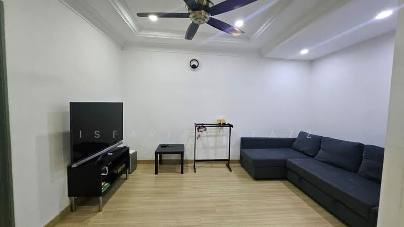 Rumah Teres 2 Tingkat untuk Dijual di Seksyen 4 (Shah Alam) - Isfarizal fazz - Living Room - PropertyGuru.com.my
