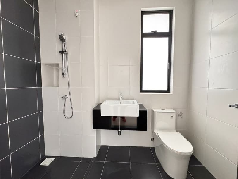Cluster House for Sale in Eco Botanic (Iskandar Puteri (Nusajaya)) - Lim Tze Jie - Bathroom - PropertyGuru.com.my