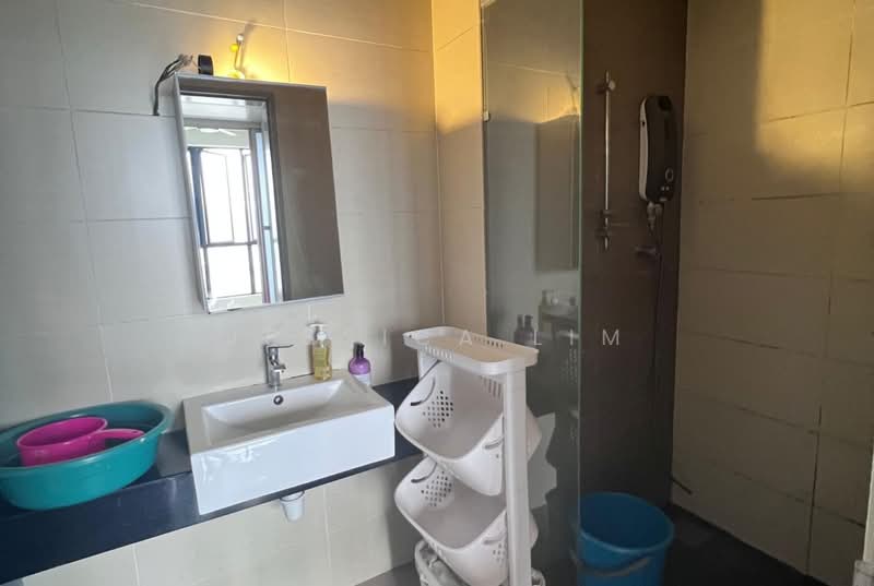 Servis Apartment untuk Disewa di LakePark Residence @ KL North - Jessica Lim - Bathroom - PropertyGuru.com.my