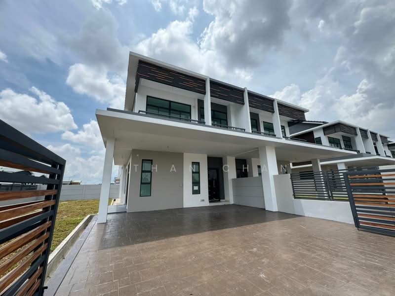 Cluster House for Sale in Taman Impian Emas (Skudai) - Nathan Chan - Exterior - PropertyGuru.com.my
