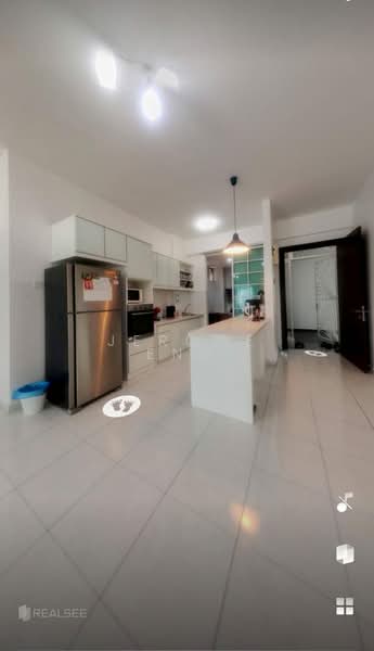 Kondominium untuk Dijual di The Brezza - Jerome Eng - Kitchen - PropertyGuru.com.my
