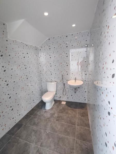 Factory for Sale in Menglembu (Perak) - Kelly Yau - Bathroom - PropertyGuru.com.my