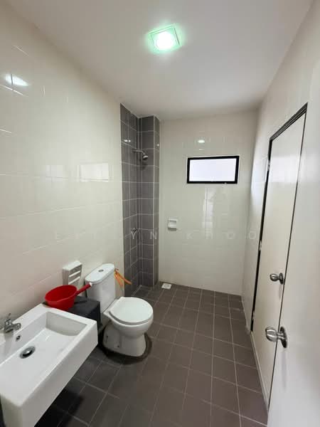 2-storey Terraced House for Sale in Saujana Rawang (Rawang) - Evelyn Khoo - Bathroom - PropertyGuru.com.my