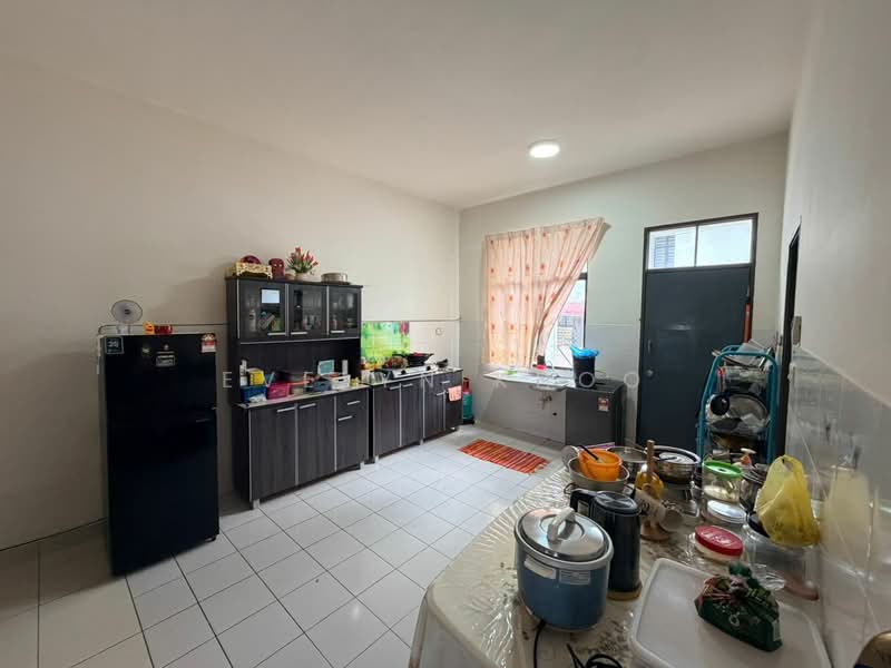 2-storey Terraced House for Sale in Saujana Rawang (Rawang) - Evelyn Khoo - Kitchen - PropertyGuru.com.my