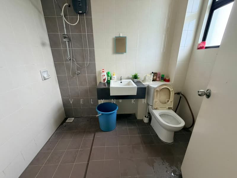 2-storey Terraced House for Sale in Saujana Rawang (Rawang) - Evelyn Khoo - Bathroom - PropertyGuru.com.my