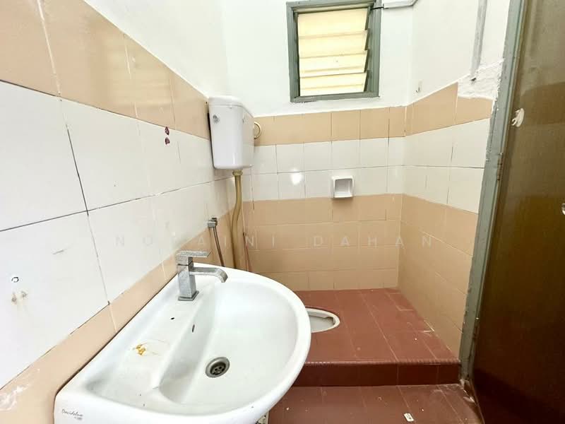 Rumah Teres 2 Tingkat untuk Dijual di Batu Caves (Selangor) - Noraini Dahan - Bathroom - PropertyGuru.com.my