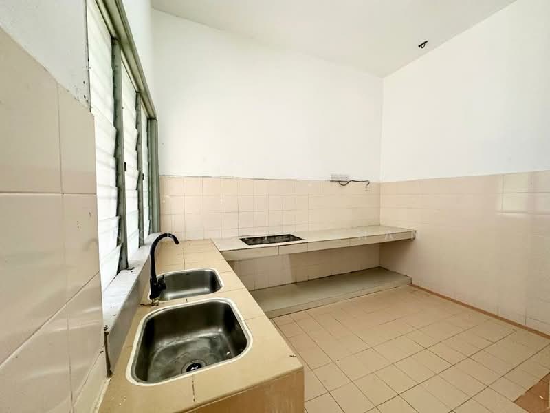 Rumah Teres 2 Tingkat untuk Dijual di Batu Caves (Selangor) - Noraini Dahan - Kitchen - PropertyGuru.com.my