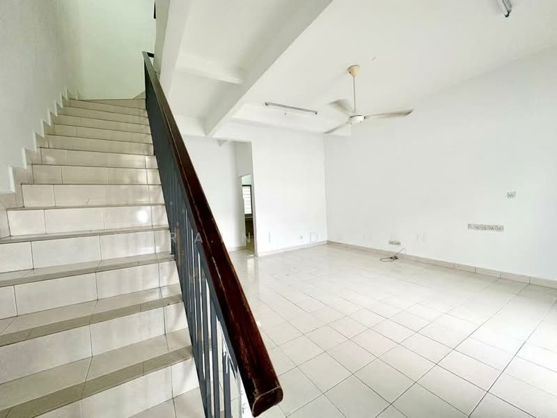 Rumah Teres 2 Tingkat untuk Dijual di Batu Caves (Selangor) - Noraini Dahan - Living Room - PropertyGuru.com.my