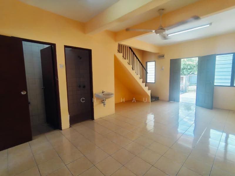 Rumah Teres 2-Tingkat untuk Disewa di Taman Mutiara Bukit Kemuning (Shah Alam) - Chi Hau - Bathroom - PropertyGuru.com.my