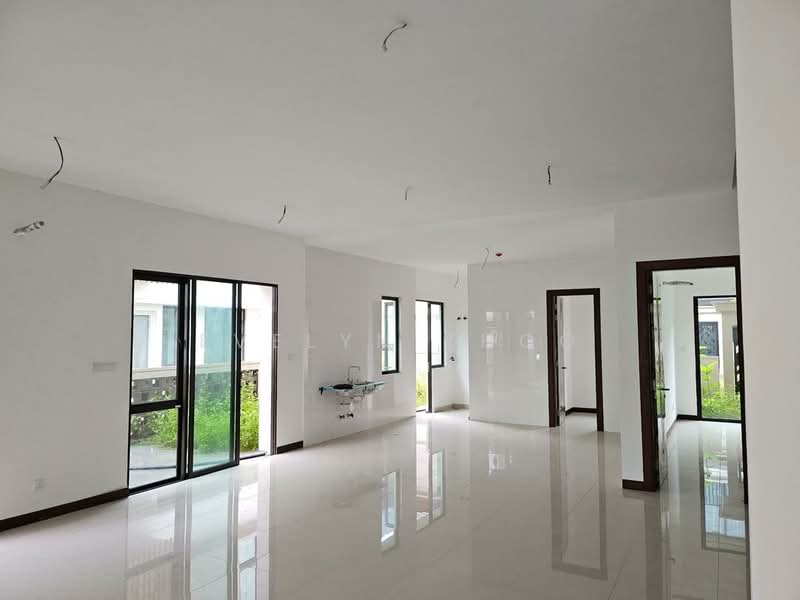 Rumah Berkembar untuk Dijual di Rawang (Selangor) - Evelyn Khoo - Kitchen & Dining - PropertyGuru.com.my