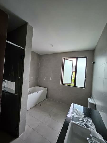 Rumah Berkembar untuk Dijual di Rawang (Selangor) - Evelyn Khoo - Bathroom - PropertyGuru.com.my