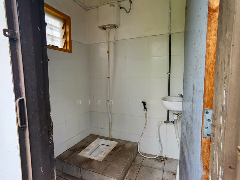 Bungalow for Rent in Taman Stulang Laut (Johor Bahru) - Niko Lew - Individual Toilet - PropertyGuru.com.my
