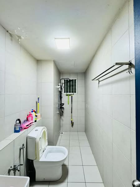 Condominium for Sale at Lakefront Homes - Masnizah Arifin - Bathroom - PropertyGuru.com.my
