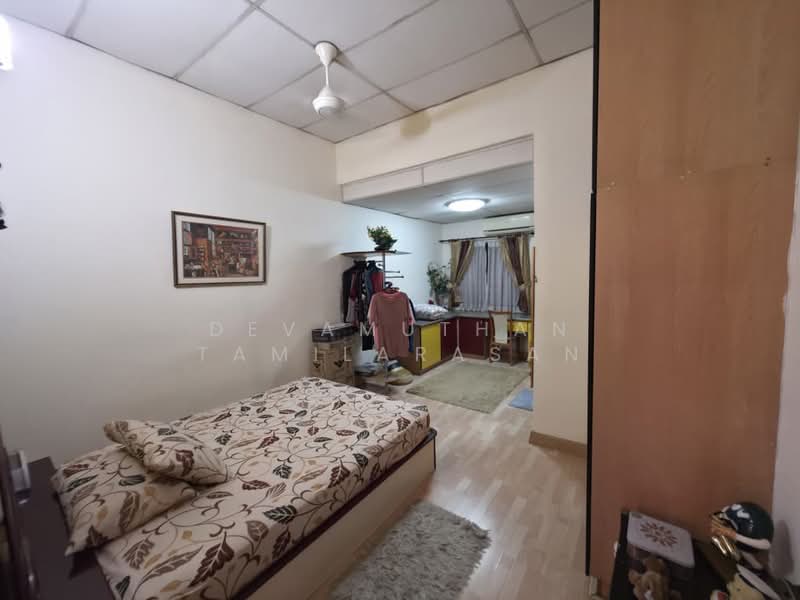Rumah Banglo untuk Dijual di Seksyen 11 (Petaling Jaya) - Devamuthan Tamilarasan - Bedroom - PropertyGuru.com.my