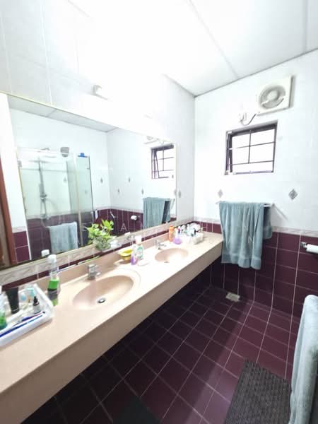 Rumah Banglo untuk Dijual di Seksyen 11 (Petaling Jaya) - Devamuthan Tamilarasan - Bathroom - PropertyGuru.com.my