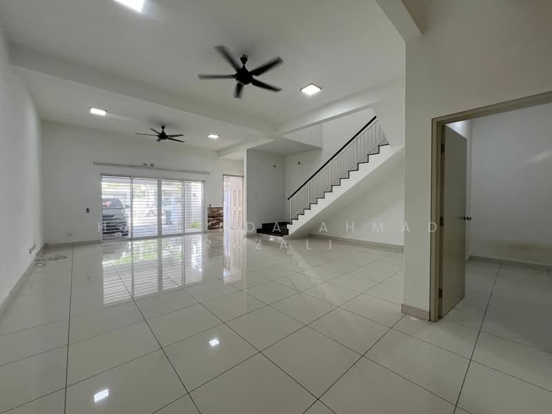 Rumah Teres 2 Tingkat untuk Disewa di Nilai Impian (Nilai) - Haslinda Ahmad Razali - PropertyGuru.com.my