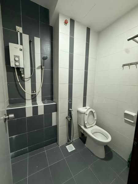 Servis Apartment untuk Disewa di D'Ambience Residences (Pangsapuri Ikatan Flora) - Jessica Ma - Bathroom - PropertyGuru.com.my