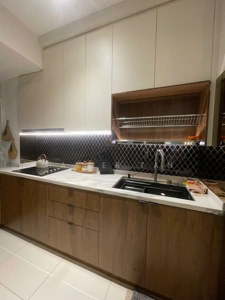 Servis Apartment untuk Disewa di RYAN & MIHO - Harper Tan - Kitchen - PropertyGuru.com.my