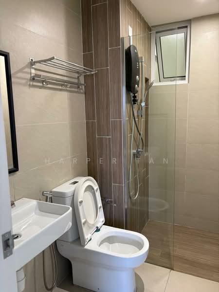 Servis Apartment untuk Disewa di RYAN & MIHO - Harper Tan - Bathroom - PropertyGuru.com.my