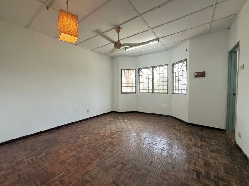 2-storey Terraced House for Sale in Bandar Country Homes (Rawang) - Alice Low - Living Room - PropertyGuru.com.my