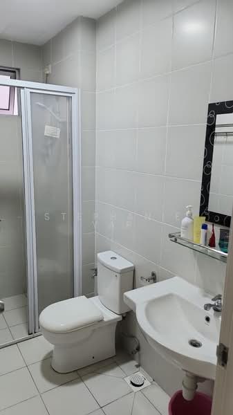 Servis Apartment untuk Disewa di Meridin Bayvue Serviced Apartment - Stephanie Yap - Bathroom - PropertyGuru.com.my