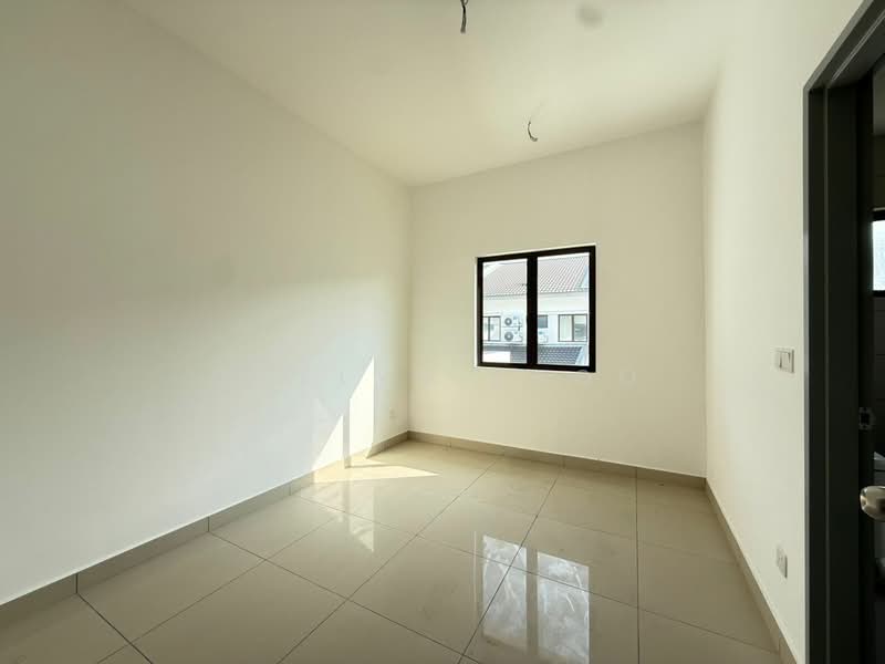 2-storey Terraced House for Sale in Saujana Rawang (Rawang) - Evelyn Khoo - Room - PropertyGuru.com.my