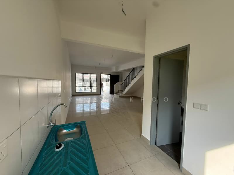 2-storey Terraced House for Sale in Saujana Rawang (Rawang) - Evelyn Khoo - Kitchen & Dining - PropertyGuru.com.my