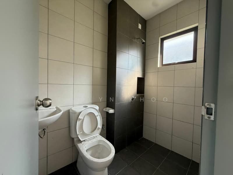 2-storey Terraced House for Sale in Saujana Rawang (Rawang) - Evelyn Khoo - Bathroom - PropertyGuru.com.my
