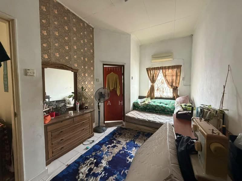 Rumah Teres 2 Tingkat untuk Dijual di Taman Mas 3 (Cheras) - Masnizah Arifin - Bedroom - PropertyGuru.com.my