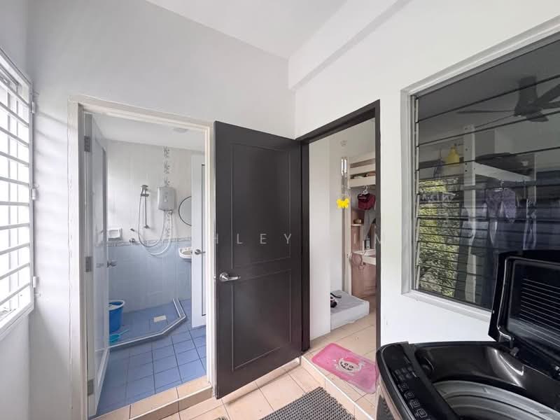 2.5-storey Terraced House for Sale in Sungai Ara (Penang) - Ashley Lim - Bathroom - PropertyGuru.com.my