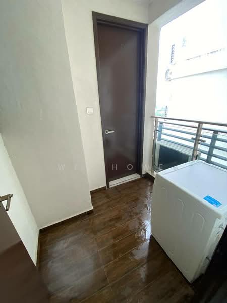 Kondominium untuk Dijual di Royal Strand @ Country Garden Danga Bay - Wee Howe - Balcony - PropertyGuru.com.my