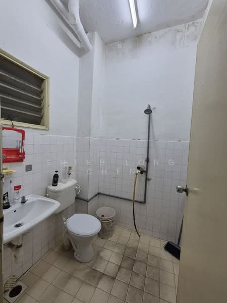 2-storey Terraced House for Sale in Taman Skudai Baru (Skudai) - Shieh Long Chen - Bathroom - PropertyGuru.com.my