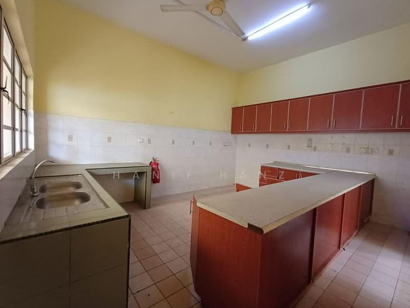 Semi-Detached House for Sale in Kota Damansara (Selangor) - Hanif Hanz - Kitchen - PropertyGuru.com.my