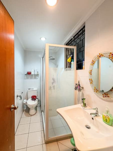 Rumah Banglo untuk Dijual di Taman Bukit Pantai (Bangsar) - Priscilla Tan - Bathroom - PropertyGuru.com.my