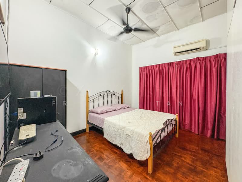 Rumah Banglo untuk Dijual di Taman Bukit Pantai (Bangsar) - Priscilla Tan - Bedroom - PropertyGuru.com.my