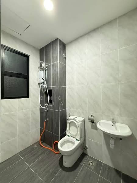 Rumah Teres 2 Tingkat untuk Disewa di Bandar Baru Permas Jaya (Permas Jaya) - Hong Xuan Tang - Bathroom - PropertyGuru.com.my