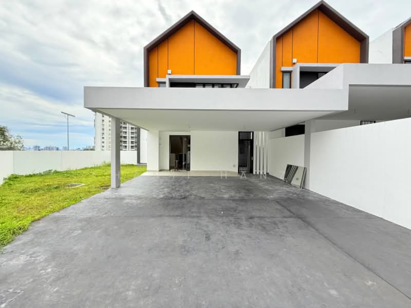 3-storey Terraced House for Sale in Ulu Kelang (Kuala Lumpur) - Hanif Hanz - Exterior - PropertyGuru.com.my