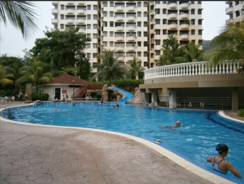 Kondominium untuk Dijual di Eden Seaview Condominium - Augustine Nathan - Pool - PropertyGuru.com.my