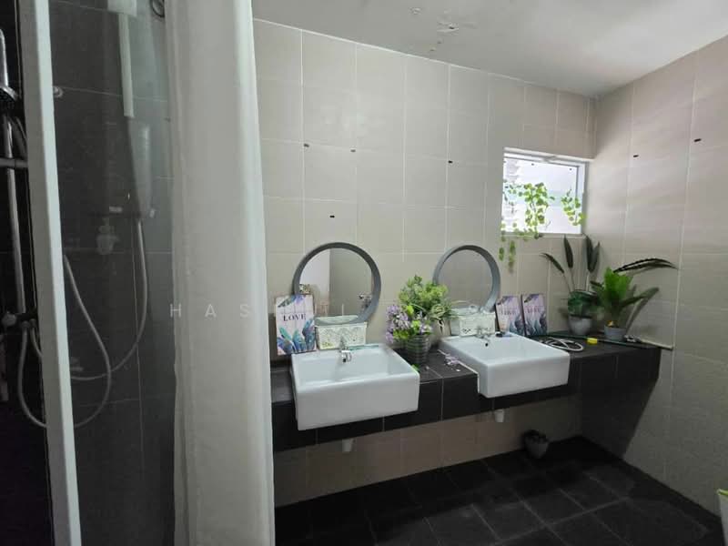 Semi-Detached House for Sale in Sungai Petani (Kedah) - Hasrul Rosli - Bathroom - PropertyGuru.com.my