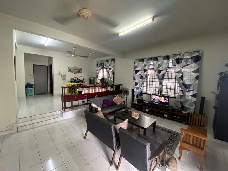 Semi-Detached House for Sale in Taman Perling (Perling) - Ida Aziz - Living Room - PropertyGuru.com.my