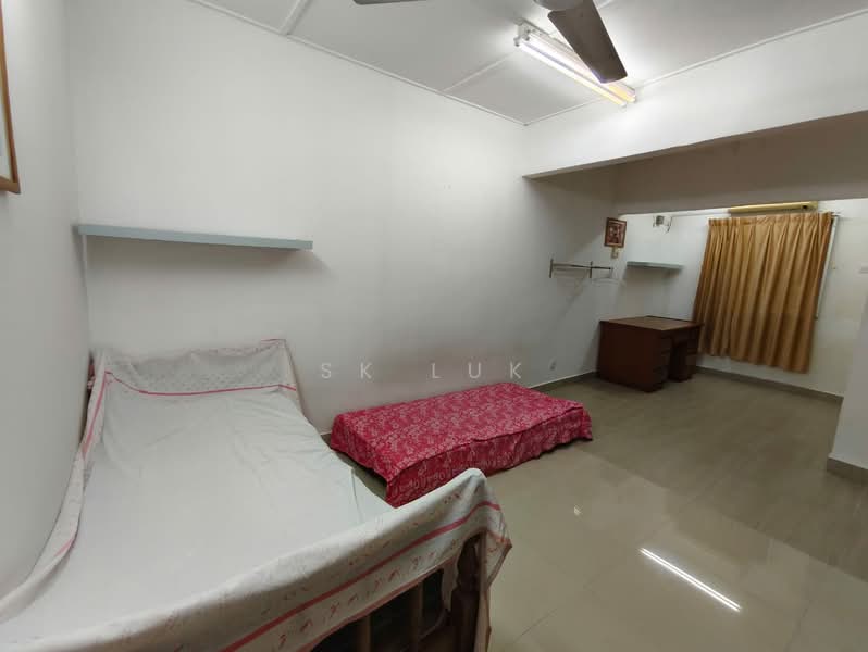 Rumah Teres untuk Dijual di Bandar Country Homes (Rawang) - SK Luk - Bedroom - PropertyGuru.com.my